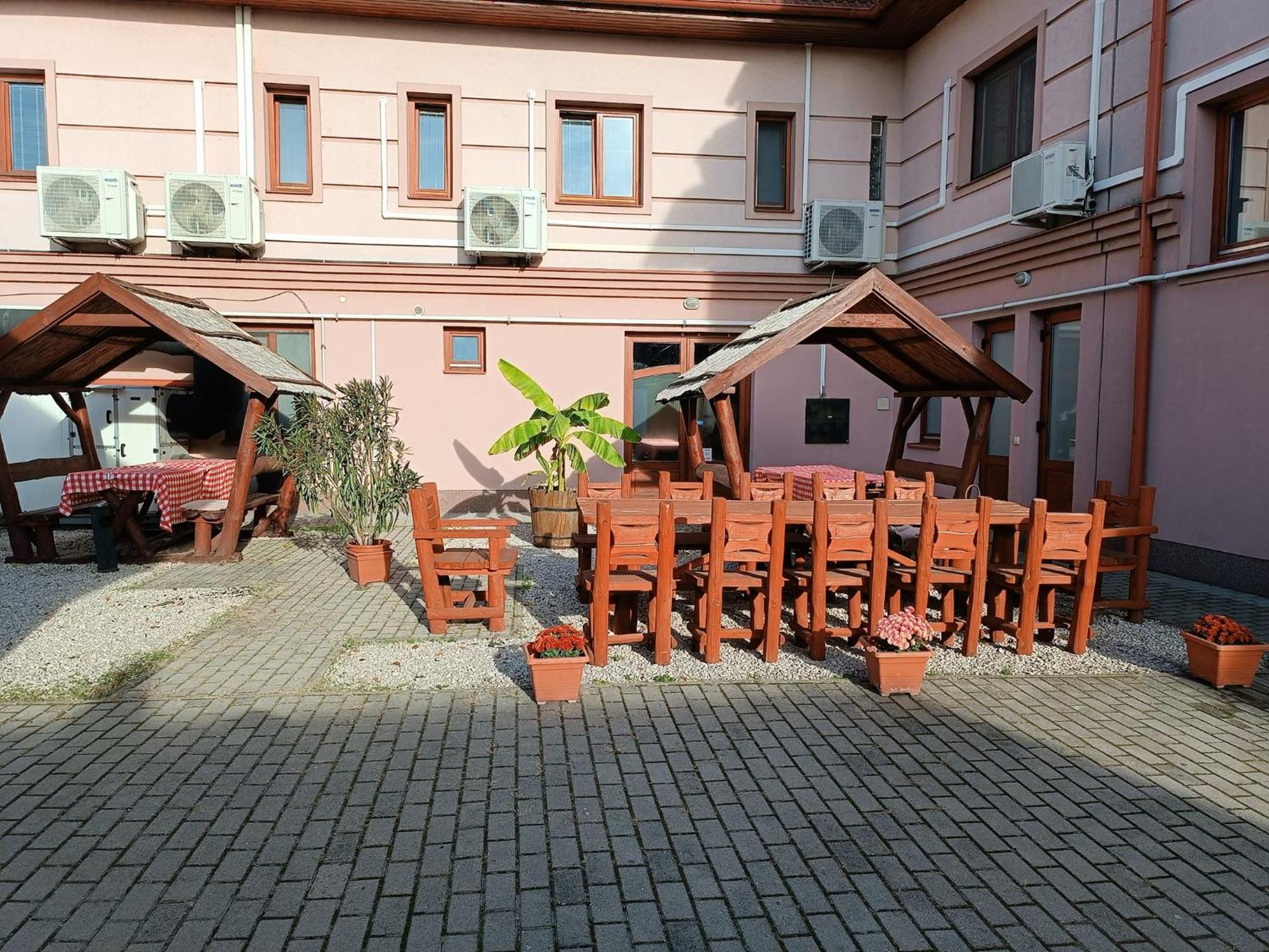 Malom Panzio Bed & Breakfast Kiskunfélegyháza Exterior foto