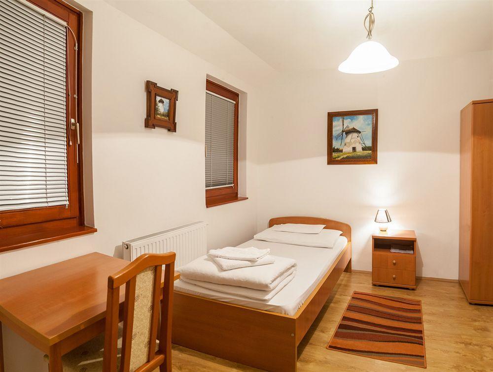 Malom Panzio Bed & Breakfast Kiskunfélegyháza Exterior foto
