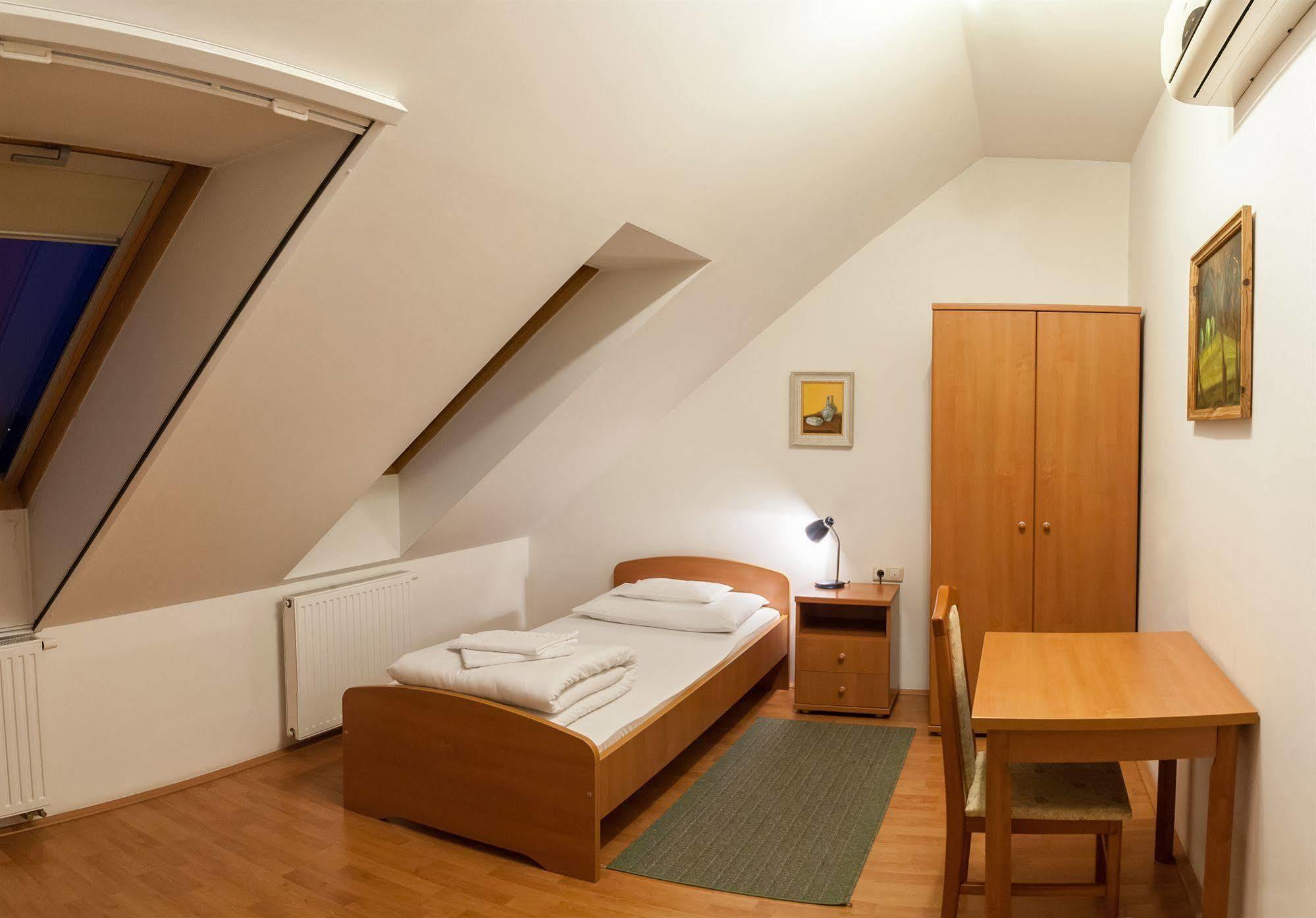 Malom Panzio Bed & Breakfast Kiskunfélegyháza Exterior foto