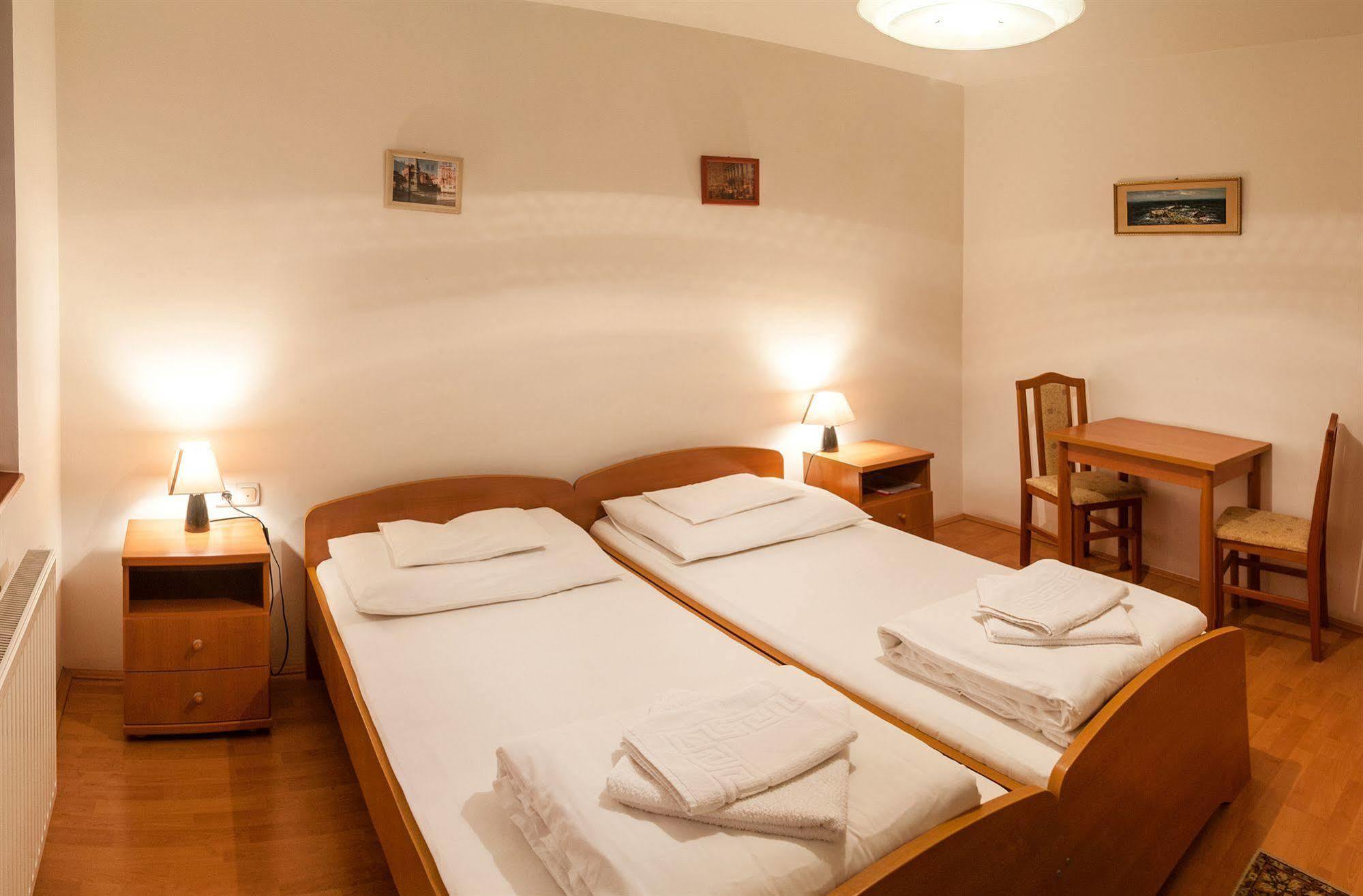 Malom Panzio Bed & Breakfast Kiskunfélegyháza Exterior foto
