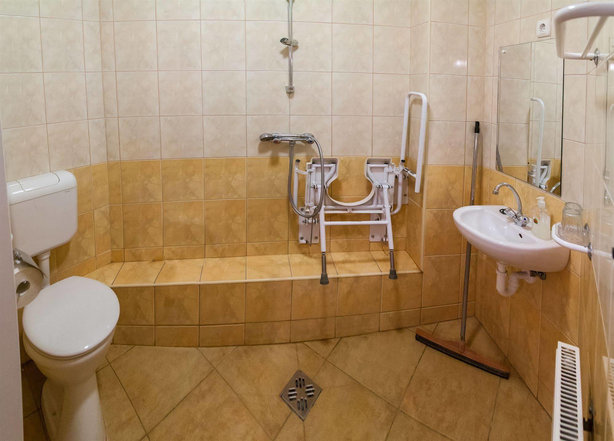 Malom Panzio Bed & Breakfast Kiskunfélegyháza Exterior foto