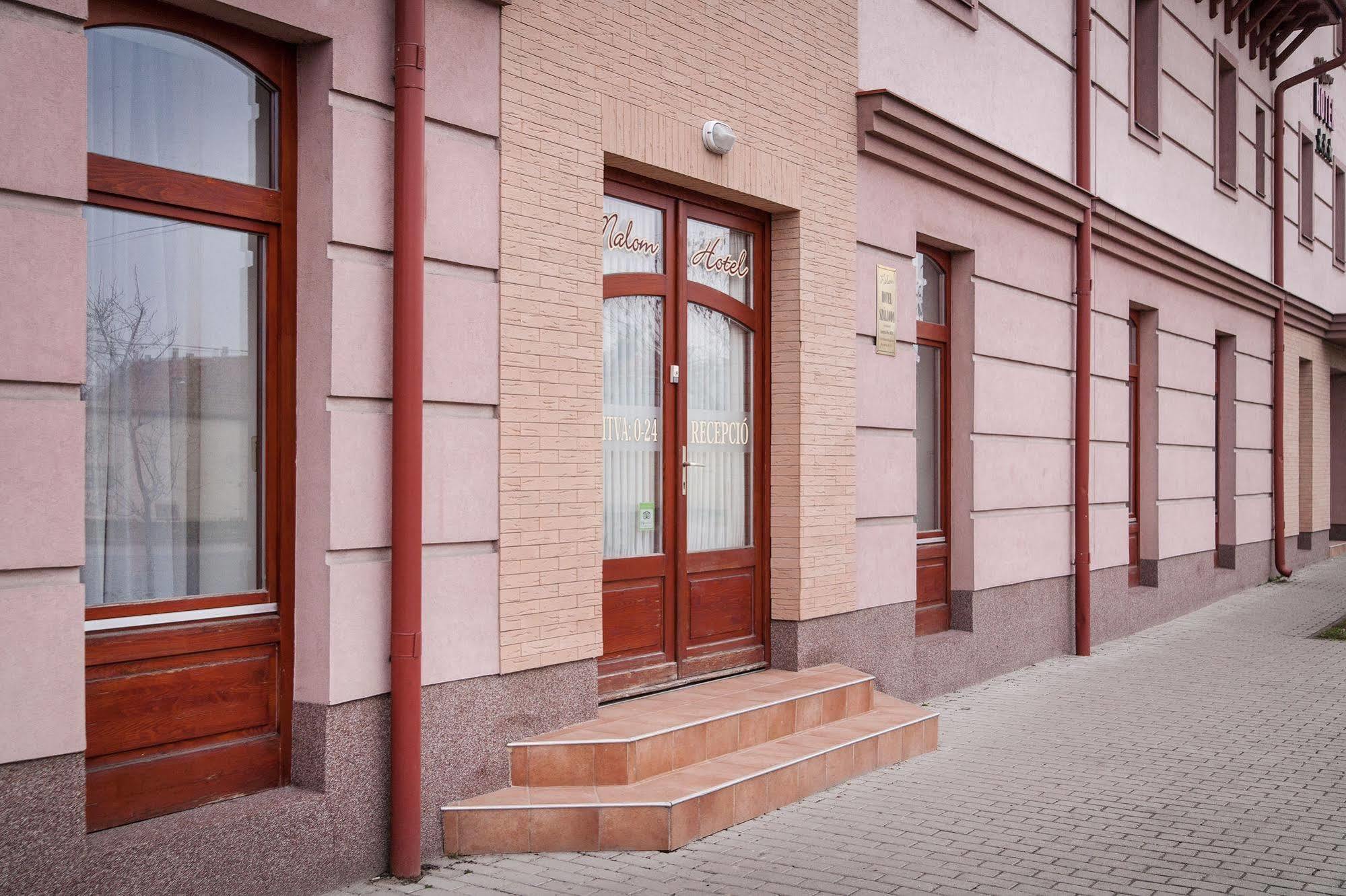 Malom Panzio Bed & Breakfast Kiskunfélegyháza Exterior foto